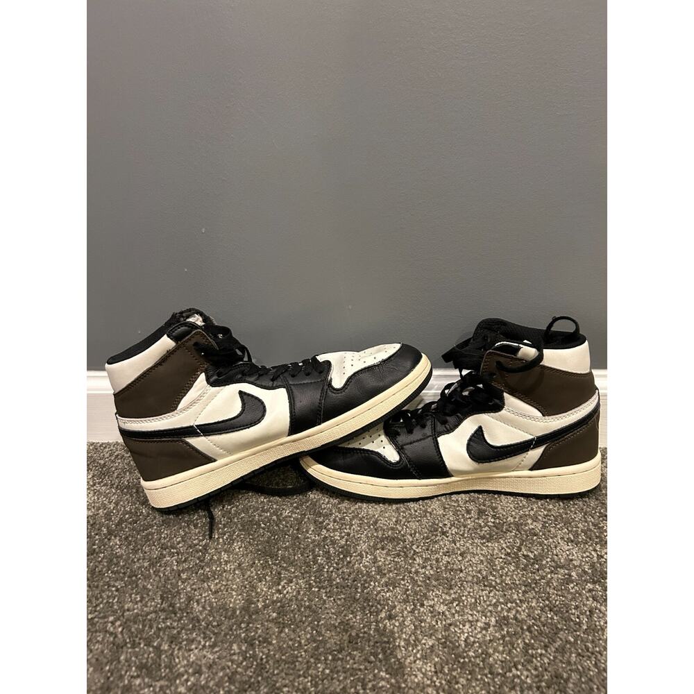Nike‎ Air Jordan 1 Retro OG High Dark Mocha 555088-105 Size 8 Mens